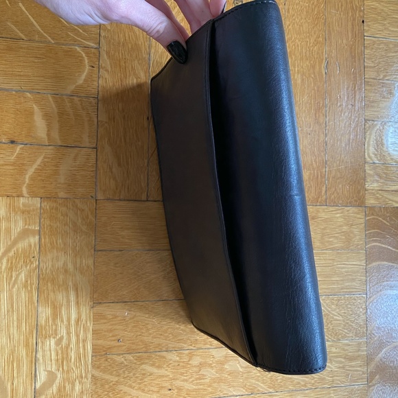 Black leather DKNY medium/small size clutch - Picture 4 of 7